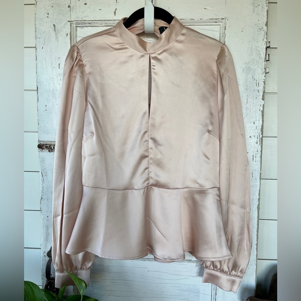 LULUS, NWT, WOMENS, DELICATE & FEMININE, CHAMPAGNE COLOR, SATIN TOP. SIZE S